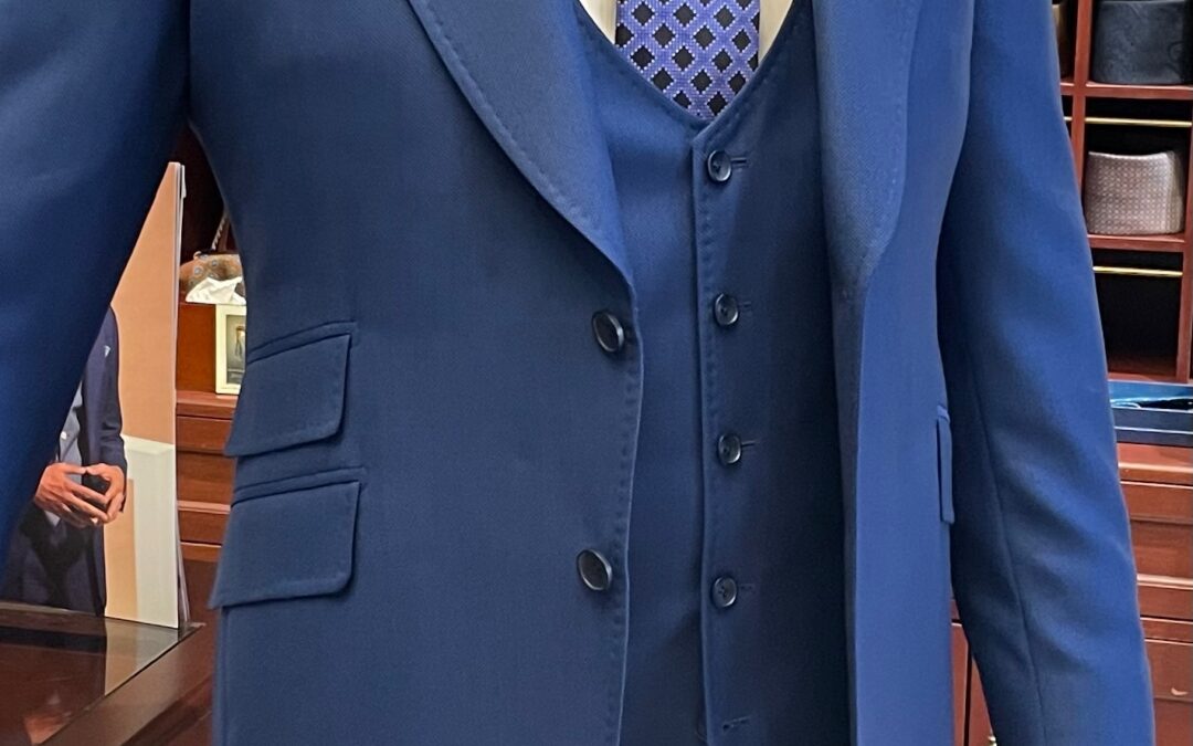 Why Grooms Are Choosing Custom Bespoke Suits Over Tuxedos in 2026?